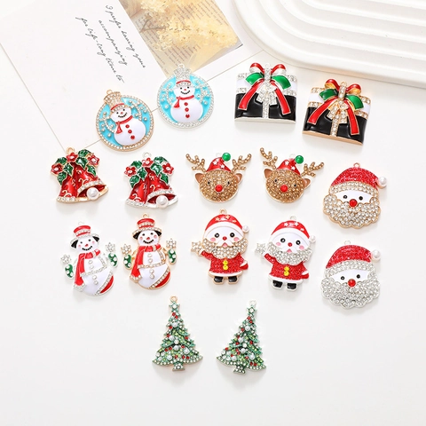 Kerst Bedeltjes Zinklegering Rhinestone Emaille Kerstman Sneeuwpop Rendier Boom DIY Sieraden Maken Feestelijke Decoratie