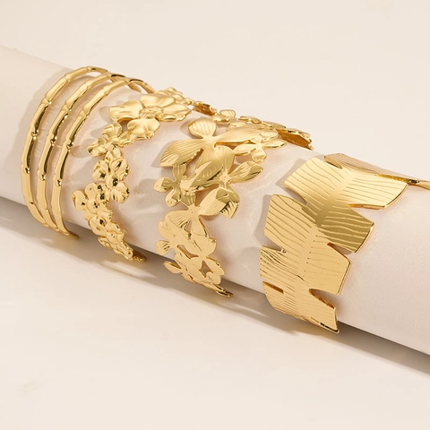Bracciale Rigido In Acciaio Al Titanio Di Alta Qualità Per Donna Placcato In Oro 18K Bracciale A Polsino Largo Aperto Con Motivo A Fiori E Foglie Di Bambù Gioielli Di Moda
