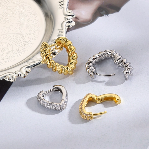 Orecchini Huggie a Cuore in Rame con Zirconia Placcati Oro Argento Cerchi Intrecciati Geometrici Gioielli da Donna