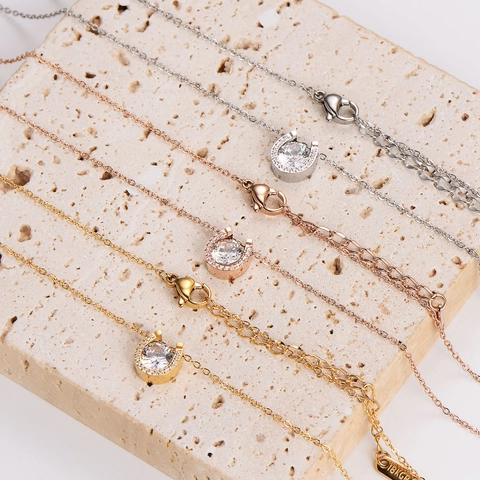 Collar Con Colgante De Herradura Acero Inoxidable 304 Con Zirconia Cúbica En Forma De U Joyería Elegante Para Mujer