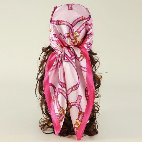 Damen Luxus Reitsport Kutschen Druck Satin Vierecktuch Mode Kette Gürtel Muster Bandana Haar Wrap Accessoire Kopftuch