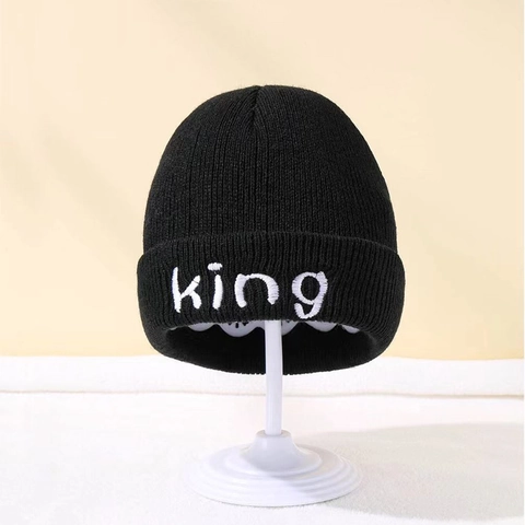 King Letter Embroidered Beanie Hat Warm Acrylic Knitted Skull Cap For Boys Girls Kids Winter Casual Black