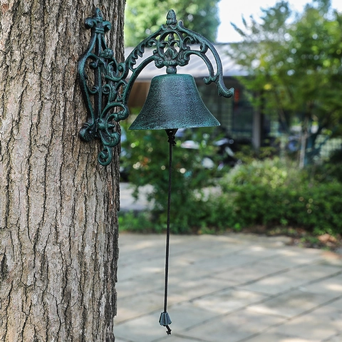 Wall Mounted Dinner Bell Cast Iron Vintage European Scroll Pattern Decorative Outdoor Garden Home Rustic Iron Art