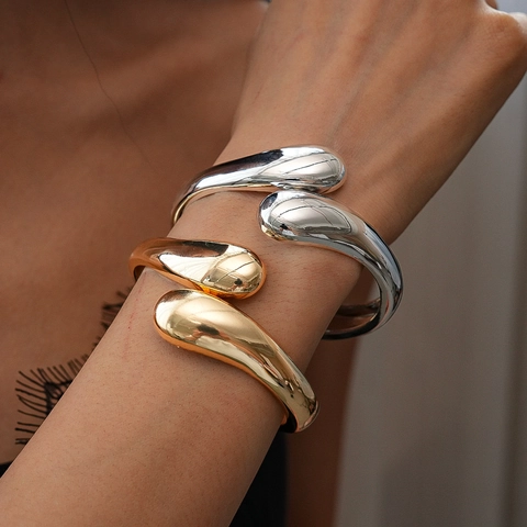 Brazalete Abierto Gota De Agua Aleación Pulida Geométrico Ajustable Gran Brillo Joyería Minimalista Para Mujer