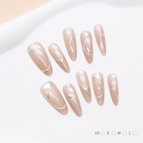 Χειροποίητα Νύχια Press-on Almond Γυαλιστερά Cat Eye Nude Ασημί Μεταλλικές Αφηρημένες Γραμμές Καθρέφτης Κομψό Για Γυναίκες