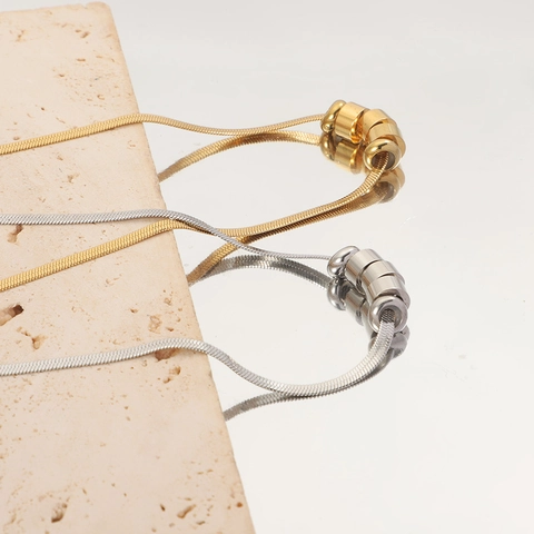 Collar Minimalista De Acero Inoxidable Con Cadena De Serpiente Para Mujer Y Colgante De Cuentas Cilíndricas Oro 18K