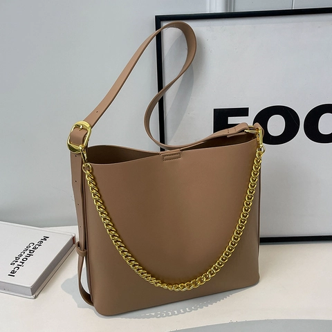 Sac À Épaule Femme Minimaliste Cuir PU Grande Capacité Décoration Chaîne Dorée Bandoulière Réglable Rétro Tendance Tote