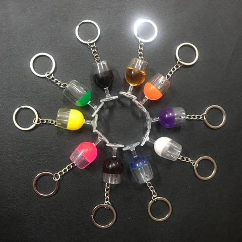 Simulation Weinglas Harz Schlüsselanhänger Bunte Miniatur Kelch Anhänger Tasche Charme Kreatives Geschenk