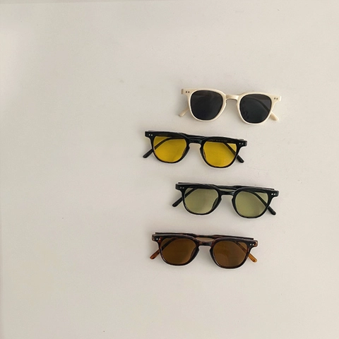 Gafas De Sol Para Niños Protección UV400 Montura Cuadrada PC Remaches Retro Moda Para Niños Niñas Verano Aire Libre