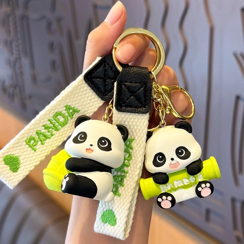 Süßer Cartoon 3D Panda Schlüsselanhänger Harz Panda Hält Bambus Mit Gewebtem Schlüsselband Legierung Schlüsselring
