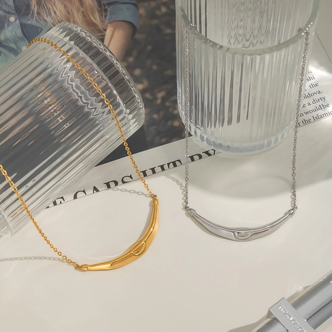 Curved Bar Pendant Necklace French Vintage Minimalist Gold Plated Stainless Steel Jewelry For Women