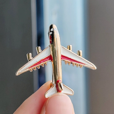 Broche De Avión Moda Dibujos Animados Aleación Esmalte Chapado En Oro Avión Aviación Civil Joyería Para Trajes Mochilas