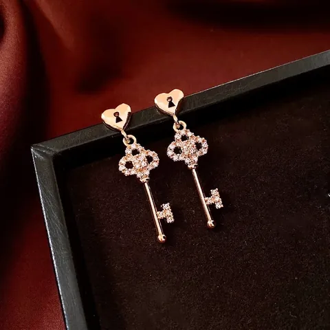 Herzschloss Schlüssel Hängeohrringe Echt Vergoldetes Kupfer Zirkonia Mit Silbernem Ohrstecker Elegant Für Damen