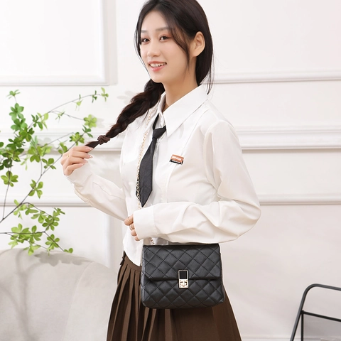 Gewatteerde Schoudertas Met Diamantpatroon Dames PU Leer Elegante Ketting Crossbody Tas Vierkante Sluiting Urban Simple