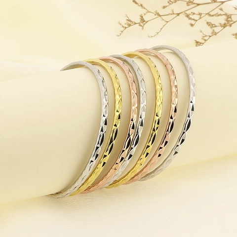 Pulseras Brazalete De Acero Inoxidable De Moda Con Textura De Rombo Corte De Diamante Círculos Delgados Joyería Minimalista Mujer