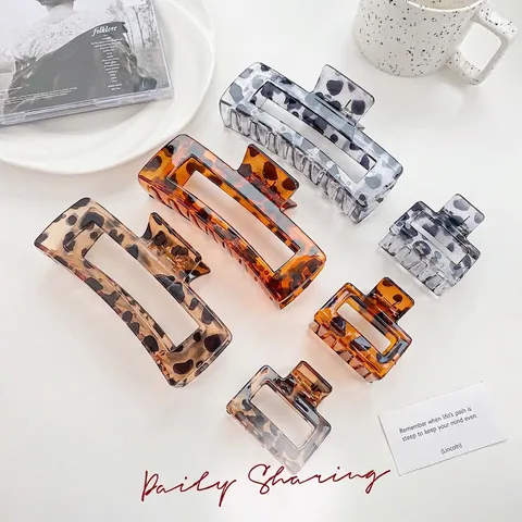 Square Leopard Hair Claw Clips Tortoiseshell Pattern Plastic Resin Hollow Hair Clips For Women Elegant Hair Styling
