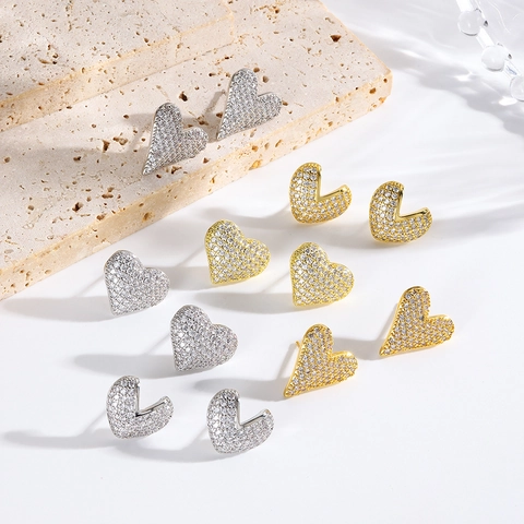 Fashionable Copper 18K Gold Plated Heart Stud Earrings For Women Exquisite Shiny Zirconia Pave Heart Shaped Ear Studs Jewelry