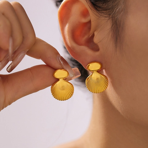 Pendientes De Botón Con Forma De Concha Acero De Titanio Chapado En Oro De 18K Joyería Geométrica Mujer