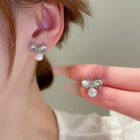 Pendientes De Botón Con Lazo Y Perla Artificial Elegantes Con Diamantes De Imitación Aleación Y Poste De Plata Para Mujer