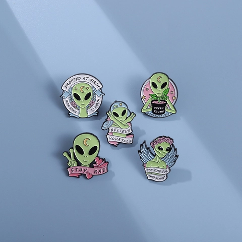 Kreative Cartoon Alien Emaille Brosche Pin Set Zinklegierung Stay Rad Believe Yourself Pins Für Rucksäcke Kleidung Dekor Schmuck