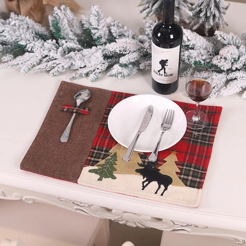 Christmas Placemat With Cutlery Pocket Red Plaid Burlap Linen Reindeer Christmas Tree Applique Dining Table Decoration