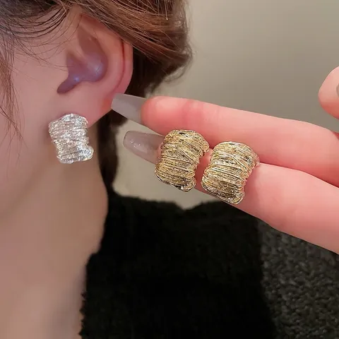 Orecchini A Bottone Con Trama Stropicciata Irregolare Con Perno In Argento Sterling 925 Gioielli Moderni In Metallo Geometrico