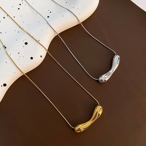 Titanium Stahl Halskette Mit Unregelmäßigem Flüssigmetall Anhänger Und Schlangenknochenkette Minimalistischer Schmuck Für Damen