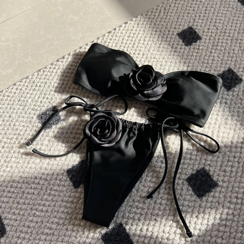 Damen Bikini Set Badeanzug Polyester Spandex 3D Rosenblume Bandeau Top Seitlich Bindbare Hose Sexy Elegant Badebekleidung