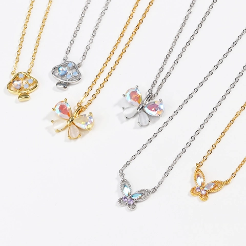 Collana Con Pendente A Farfalla E Fungo In Rame Placcato Oro Con Pietre Opali Colorate Stile Alla Moda Per Donne