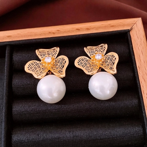 Orecchini A Fiore Vintage Placcati Oro Con Perla Artificial Sintetica Zircone Rame E Perno In Argento Sterling 925