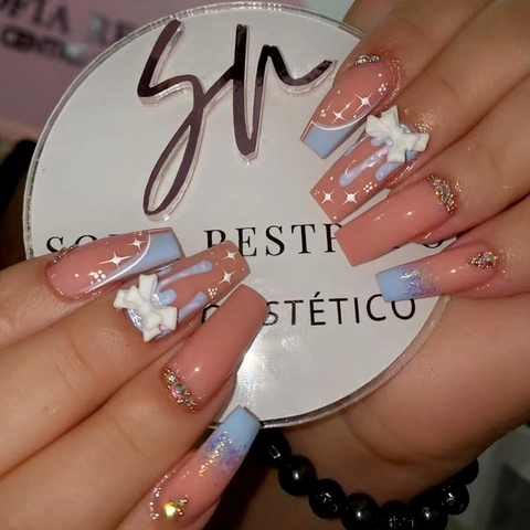 Uñas Postizas Largas Forma Ataúd Rosa Desnudo Azul Claro Puntas Francesas Lazo Blanco 3D Diamantes De Imitación Patrón Estrella
