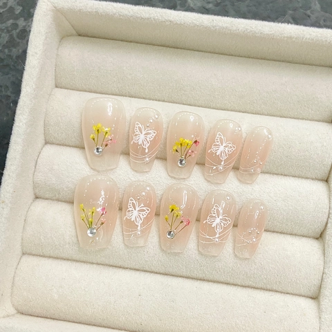 Handgemaakte Kunstnagels Vlinder Bloem Ontwerp Met Droogbloemen Strass Nude Roze Gradiënt Vierkante Vorm Dames