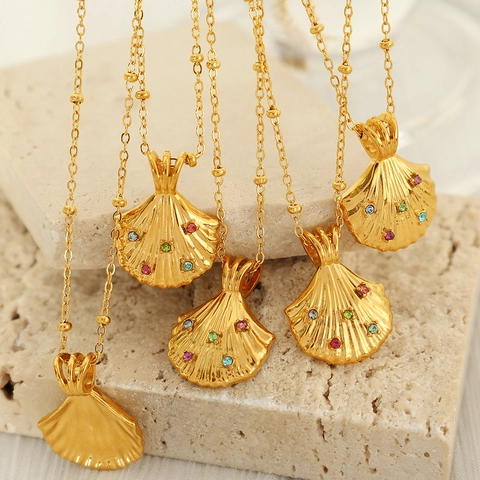 Set di Collana e Orecchini con Pendente a Conchiglia in Acciaio Inossidabile Placcato Oro 18K Set di Gioielli con Strass Colorati per Donna