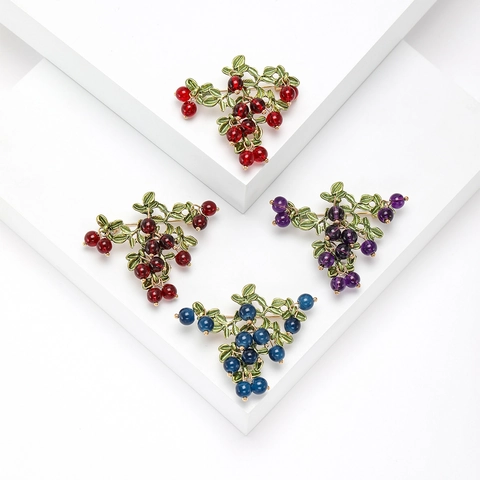 Spilla Vintage in Lega con Perle Artificiali e Bacche Elegante Spilla a Forma di Frutta con Foglie di Smalto Gioielli per Donna