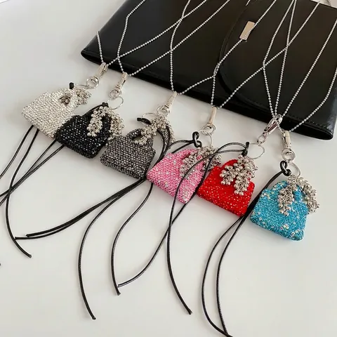 Lange Halskette Mit Strass Besetztem Mini Handtaschen Anhänger Aus Leder Und Quasten Legierung Schmuck Für Damen