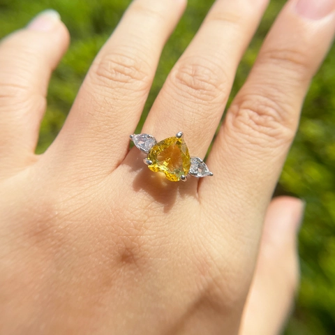 Herzform Zirkonia Ring Verstellbar Kupfer Versilbert Eleganter Schmuck Damen Romantisches Geschenk Gelber Stein