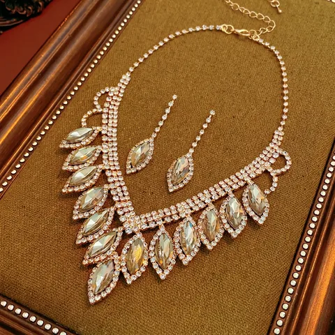 Elegante Collana E Orecchini In Ferro Con Strass Taglio Marquise Gioielli Vintage Per Matrimoni E Banchetti