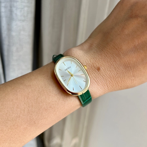 Women Quartz Watch Oval Gold Alloy Case Crocodile Pattern Faux Leather Strap Elegant Fashion Analog Wristwatch