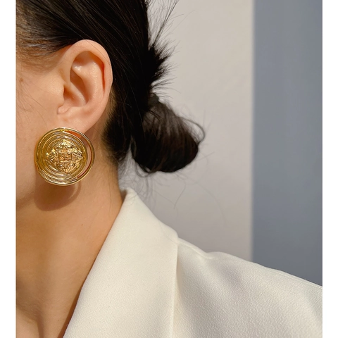 Vintage Gold Plated Copper Round Button Stud Earrings For Women Exaggerated Geometric Relief Earrings With 925 Silver Post