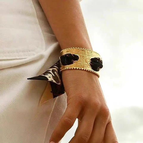 Bracciale Rigido Aperto Avvolto In Sciarpa Di Raso Retro Francese Lega Oro Opaco Stile Esotico Gioielli Di Moda Donne