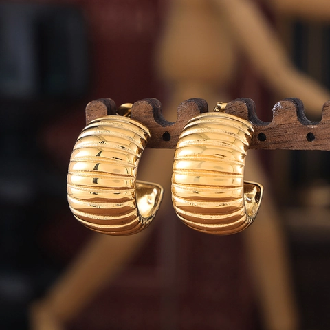 Pendientes De Aro Croissant Acero De Titanio Chapado En Oro De 18K Con Textura De Cuerda Gruesos Para Mujer