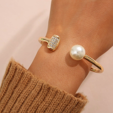 Elegant Geometric Alloy Cuff Bangle Bracelet With Faux Artificial Pearl And Rhinestone Minimalist Retro Style For Women