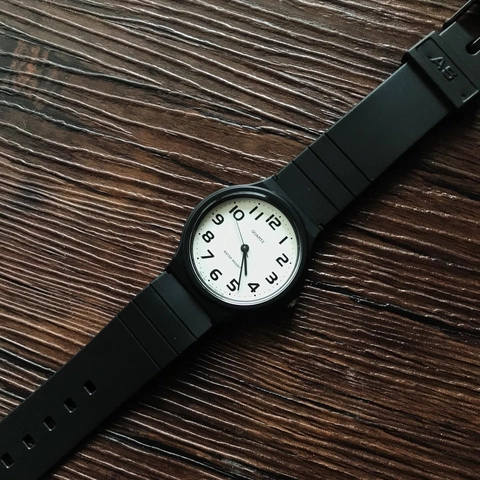 Quartz Wrist Watch Round Dial Silicone Strap Waterproof Silent Examination Clock For Students Kids Children Unisex