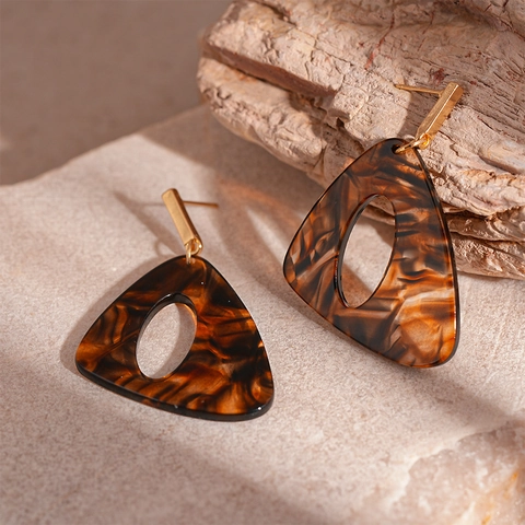 Retro Geometrische Dreieckige Harz Hängeohrringe Mit Silver Earring Post Schildpatt Bernstein Muster Vintage Damen