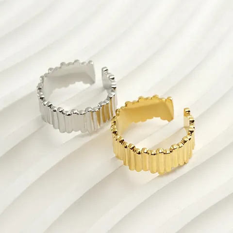 Anillo Vintage De Acero Inoxidable Con Ondas Plisadas Para Mujer Bañado En Oro 18K Geométrico Irregular Ajustable