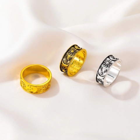 Bague En Alliage Gaufré Étoile Lune Soleil Vintage Style Bohème Bande Large Rétro Punk Bijoux Pour Hommes Et Femmes