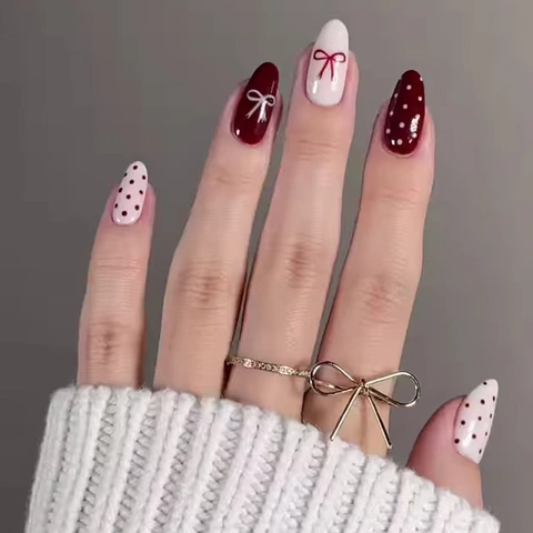 Uñas Postizas Retro Rojo Vino Y Blanco Crema Forma Almendra Diseño Puntos Lazo Brillante Uñas Largas Para Mujeres
