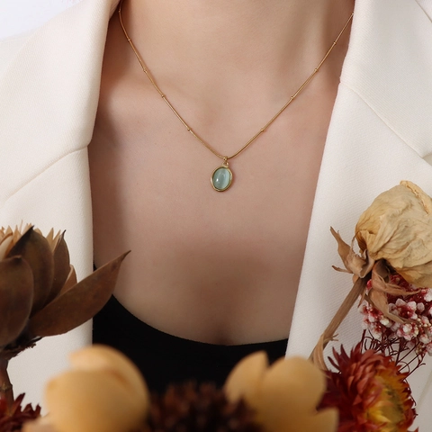 Collana In Acciaio Al Titanio Retro Francese Per Donna Con Pendente Ovale In Pietra Occhio Di Gatto Placcato Oro 18K
