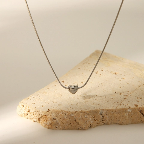 Collar Con Colgante De Corazón De Acero Inoxidable Color Plata Cadena De Serpiente Joyería De Moda Minimalista Para Mujer