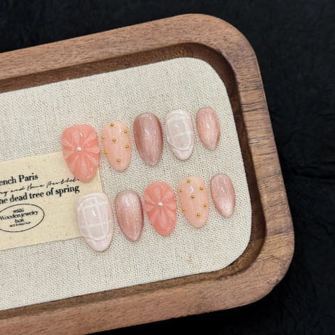 Unghie Finte A Pressione Fiori In Rilievo 3D Occhio Di Gatto Rosa Nude Design A Quadri Lucidi Unghie Artificiali